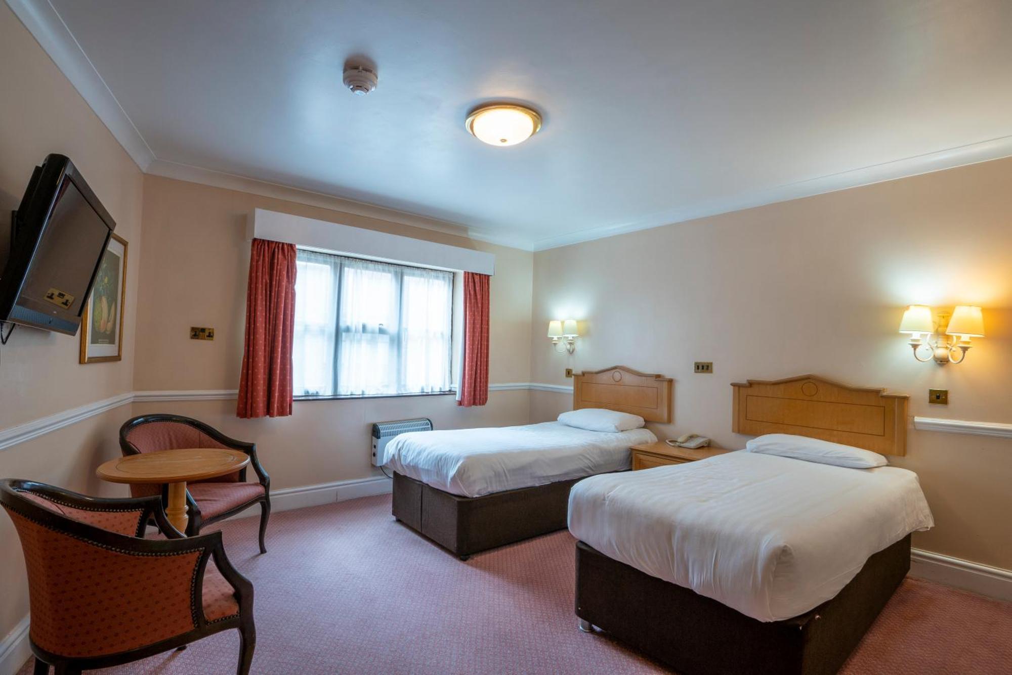 Beaufort Park Hotel Mold Eksteriør billede