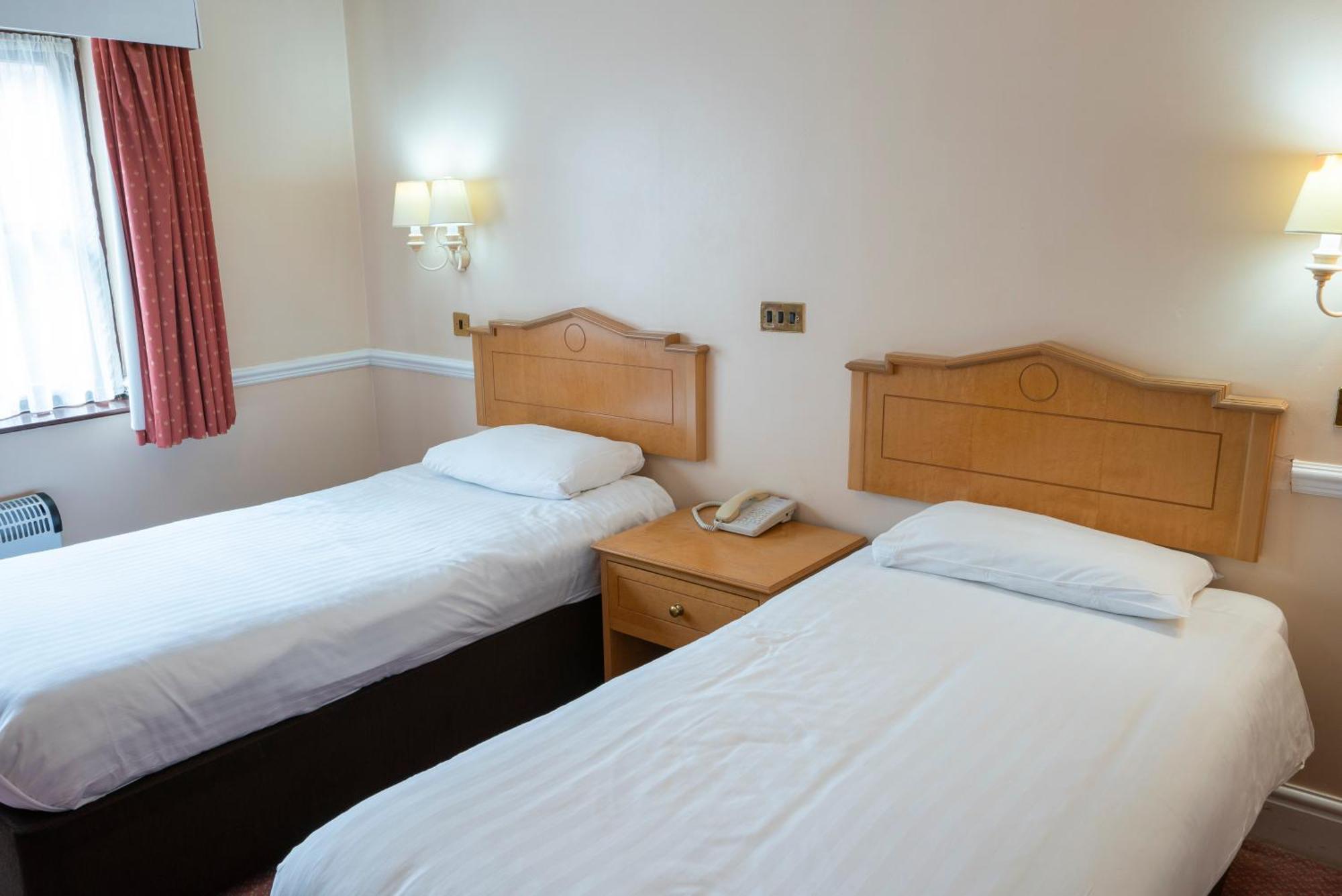 Beaufort Park Hotel Mold Eksteriør billede