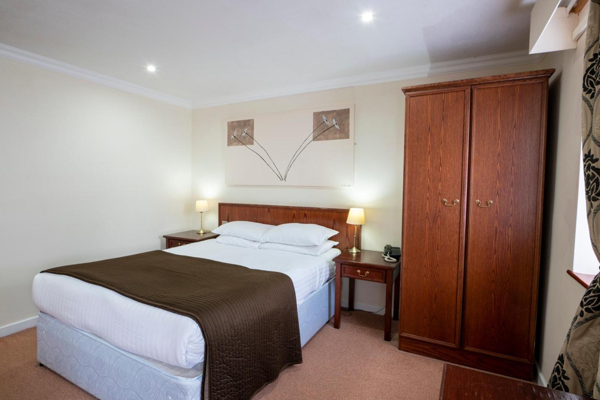 Beaufort Park Hotel Mold Eksteriør billede