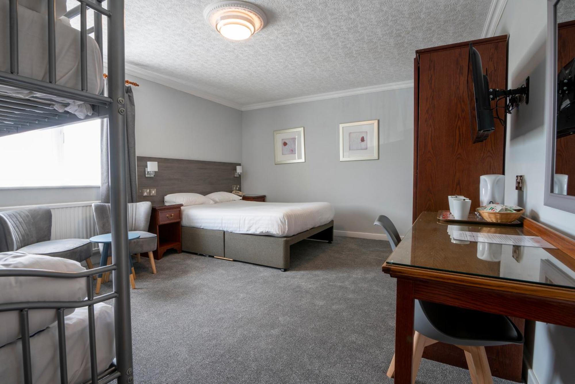 Beaufort Park Hotel Mold Eksteriør billede
