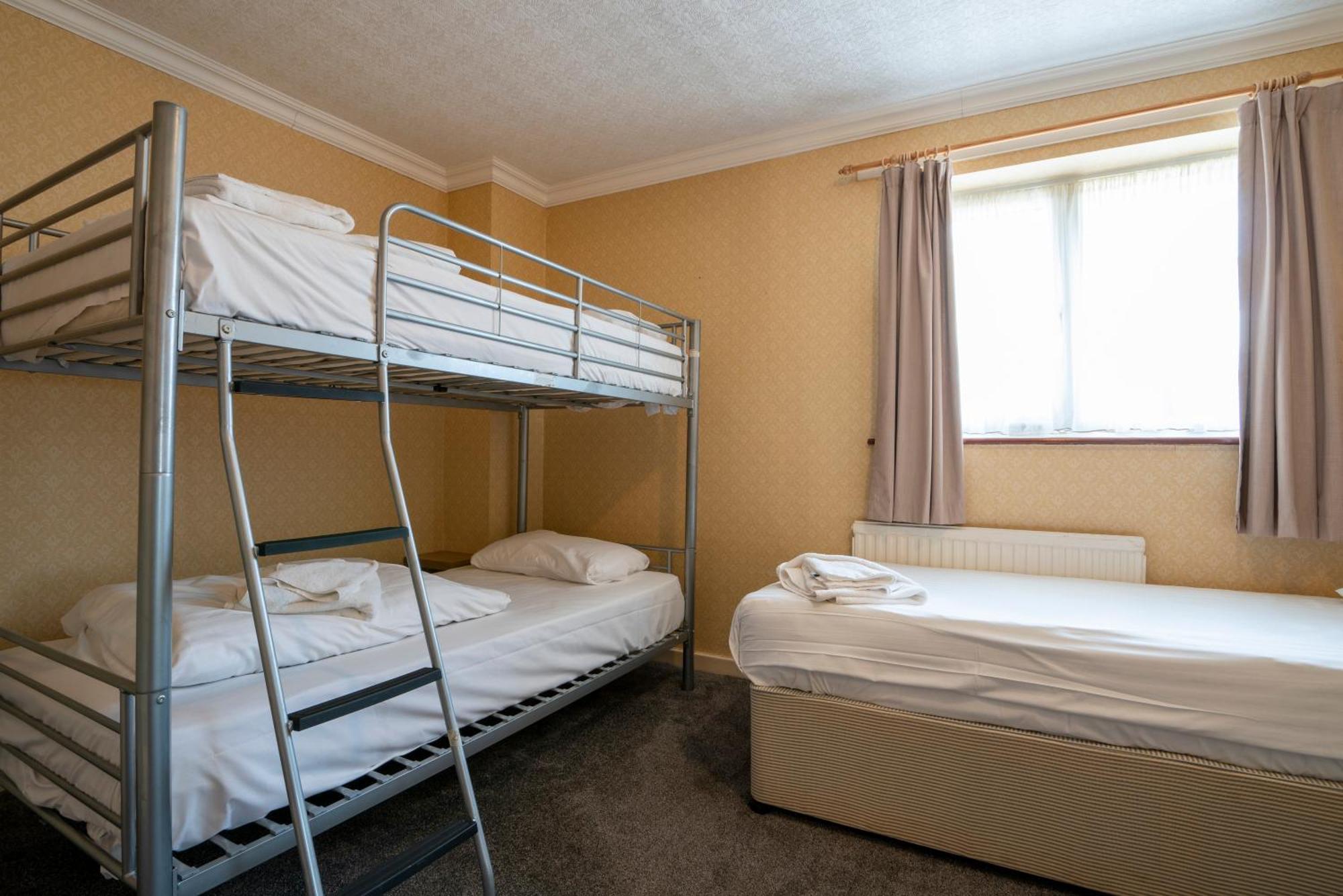 Beaufort Park Hotel Mold Eksteriør billede