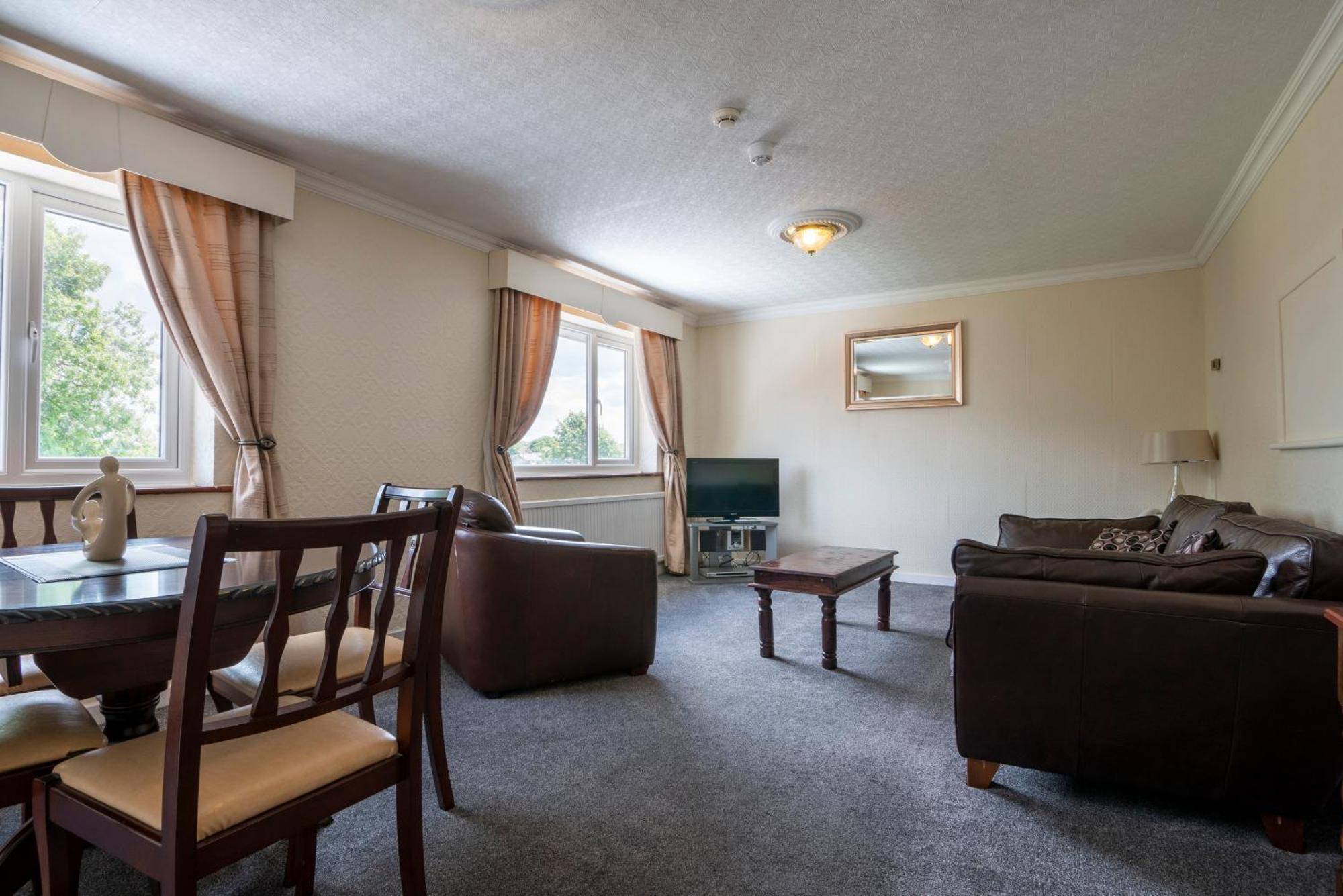 Beaufort Park Hotel Mold Eksteriør billede