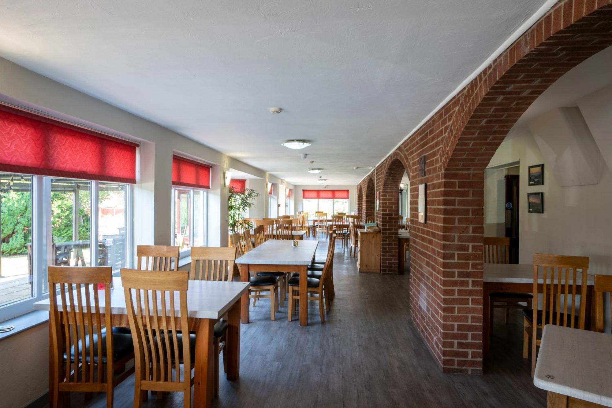 Beaufort Park Hotel Mold Eksteriør billede