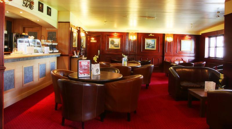 Beaufort Park Hotel Mold Eksteriør billede