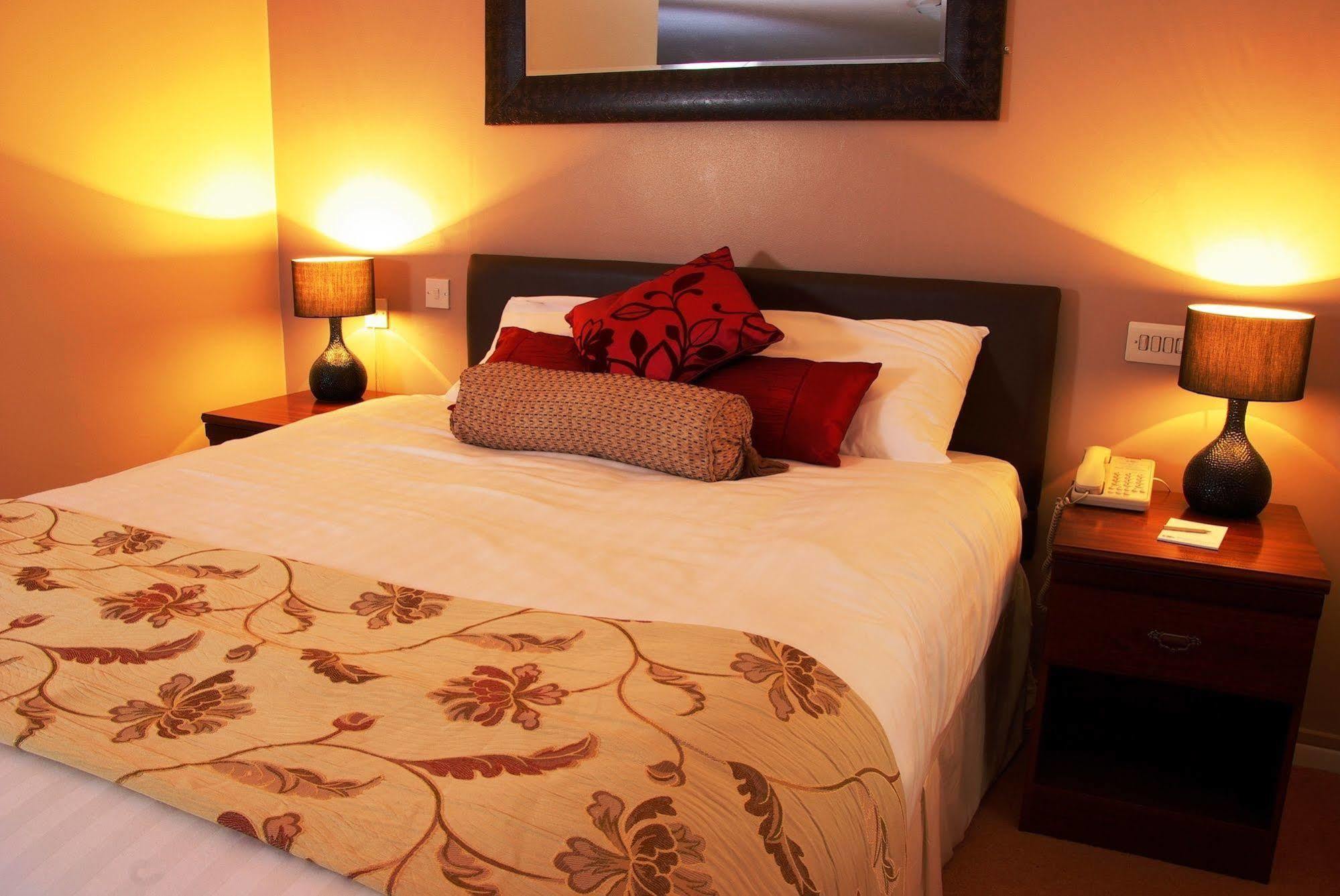 Beaufort Park Hotel Mold Eksteriør billede