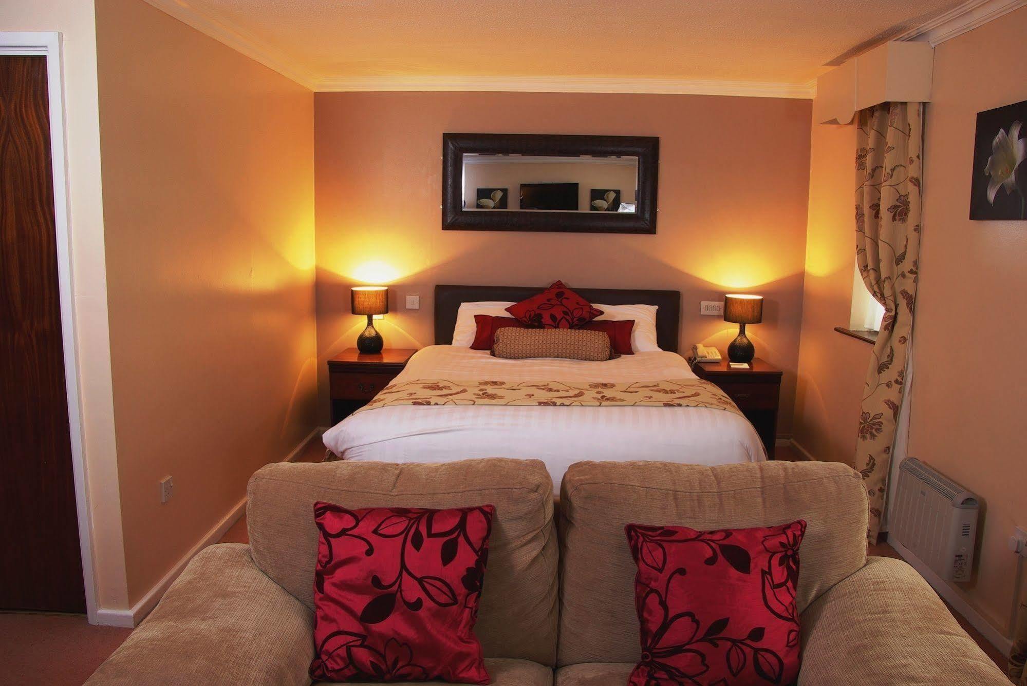 Beaufort Park Hotel Mold Eksteriør billede